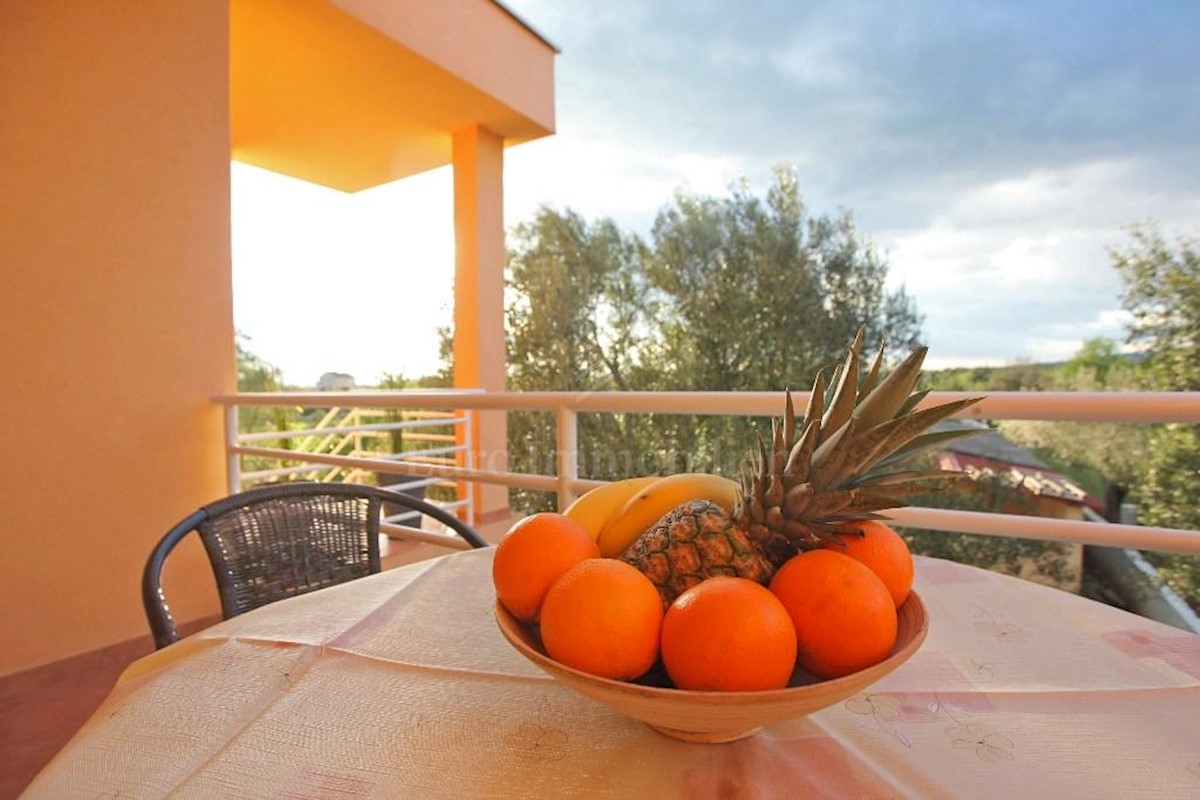 Casa con sette appartamenti, vicino alla spiaggia!