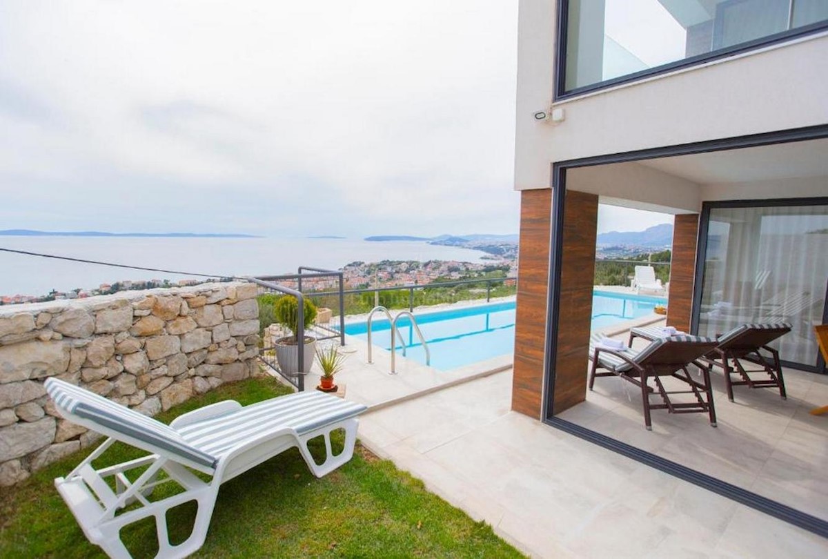 Two luxury villas with pool and sea view, near Split