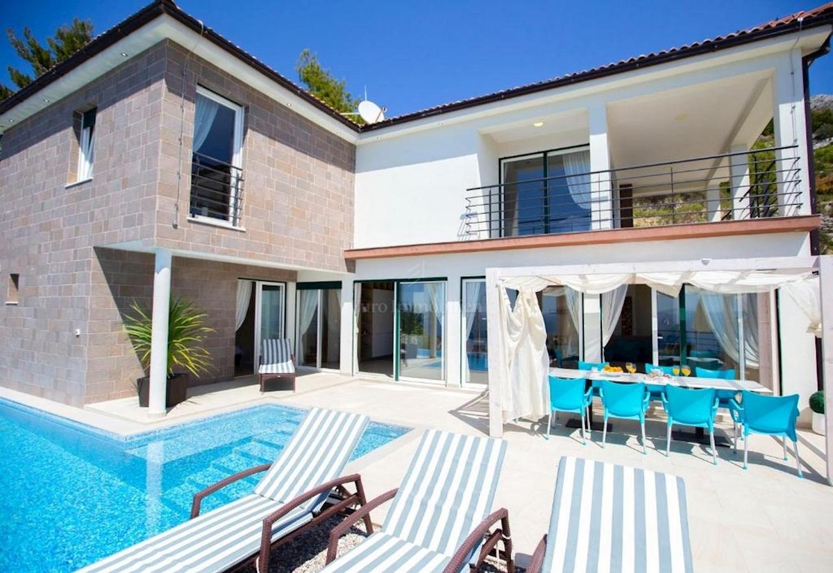 Two luxury villas with pool and sea view, near Split