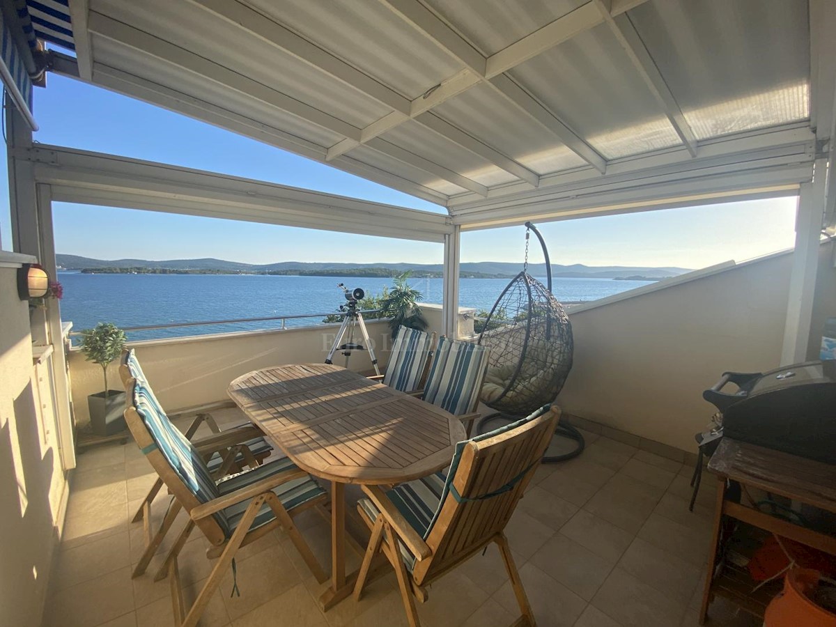 Apartment first row to the sea with a large terrace