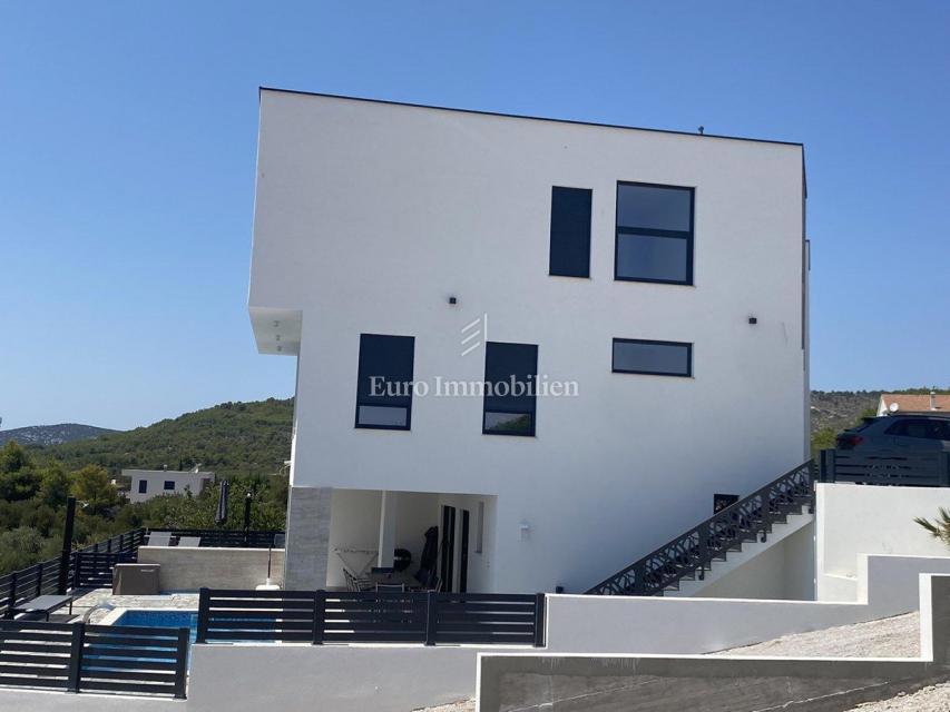 Luxury multi-storey apartment with swimming pool, Vodice