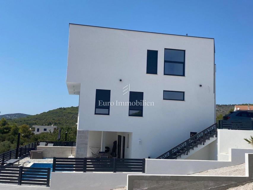 Luxury multi-storey apartment with swimming pool, Vodice