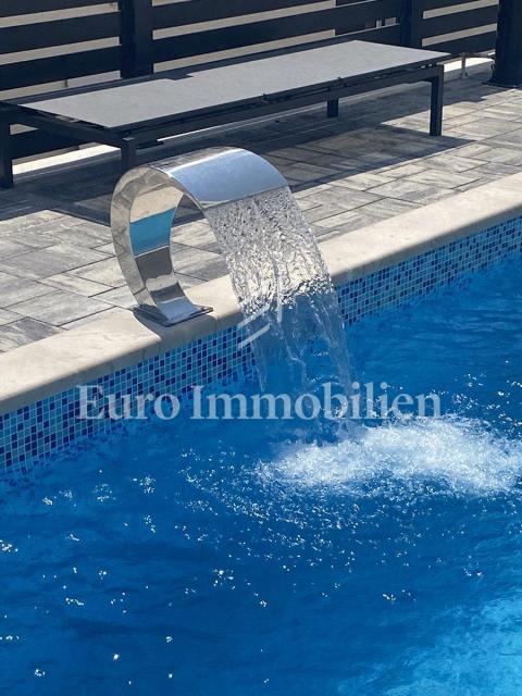 Luxury multi-storey apartment with swimming pool, Vodice