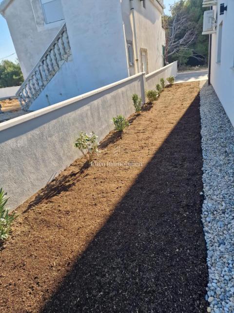 Apartments on the ground floor of a residential building, new building - island of Vir