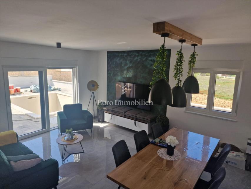 Casa indipendente di nuova costruzione, isola di Vir 