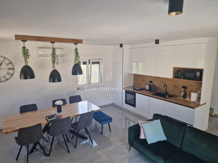 Casa indipendente di nuova costruzione, isola di Vir 