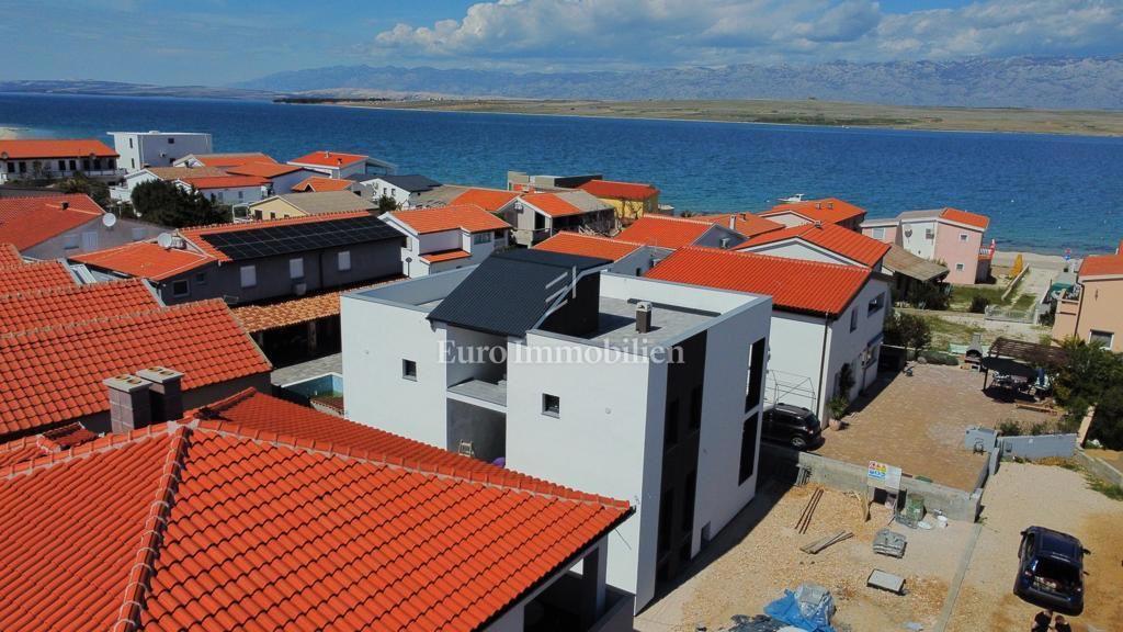 Isola di Vir - casa con sei unità abitative a 70 m dal mare