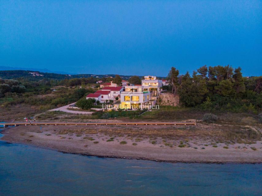 Villa di lusso in prima fila sul mare, Ljubac-Razanac