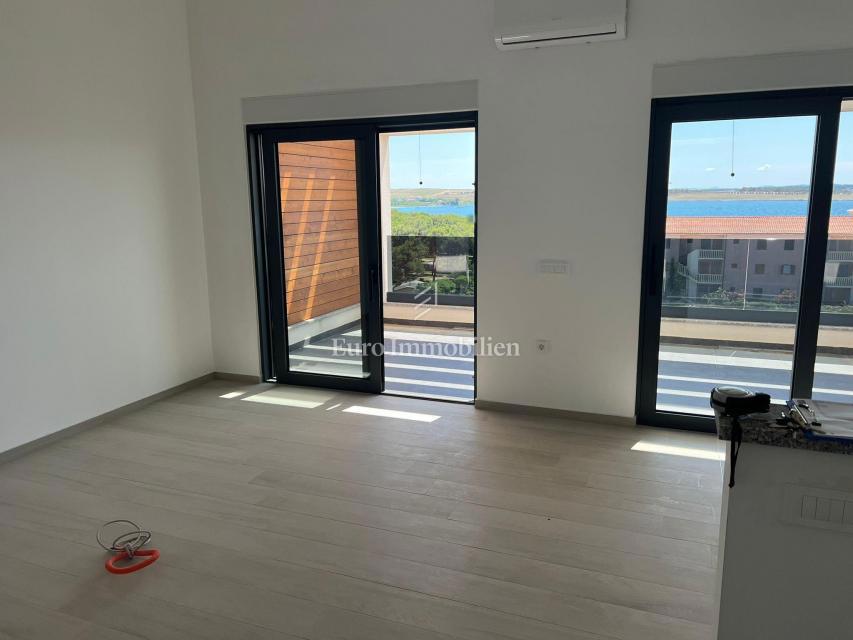 Appartamento duplex con vista mare, Povljana