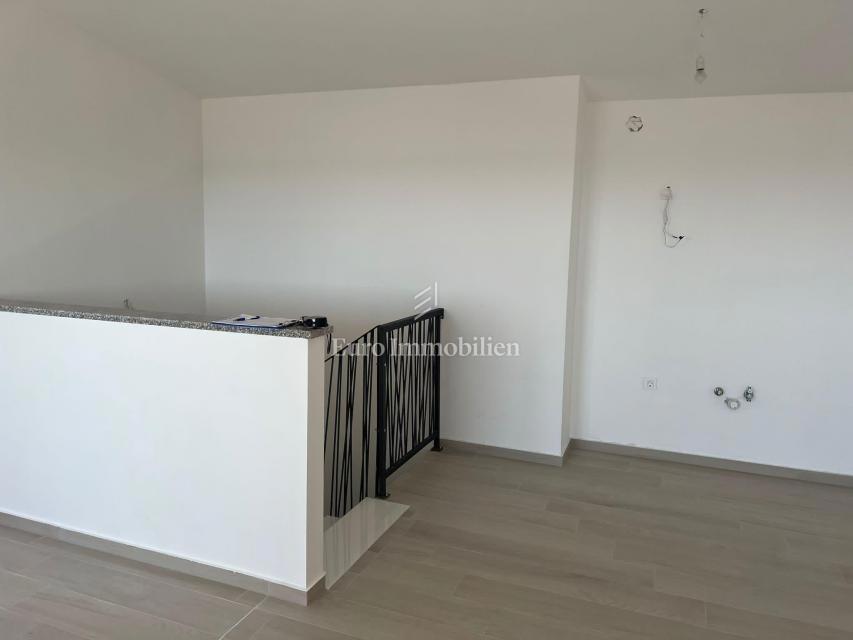 Appartamento duplex con vista mare, Povljana