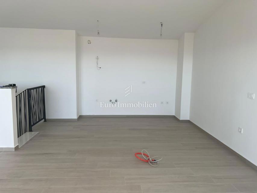 Appartamento duplex con vista mare, Povljana