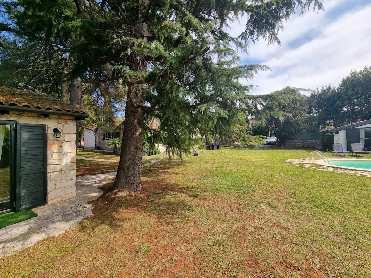 Stone villa with sea view in Umag