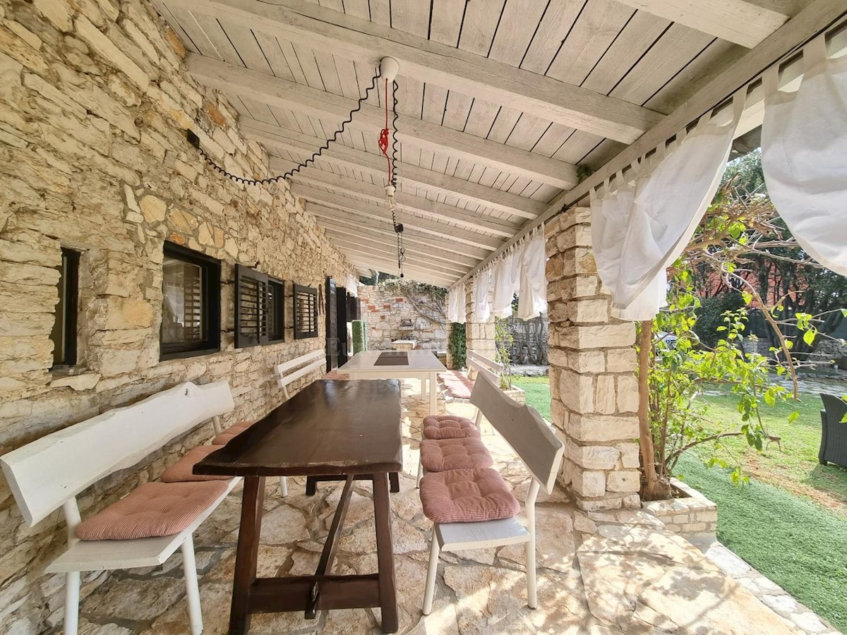 Stone villa with sea view in Umag