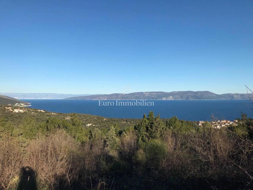 Terreno edificabile con vista mare