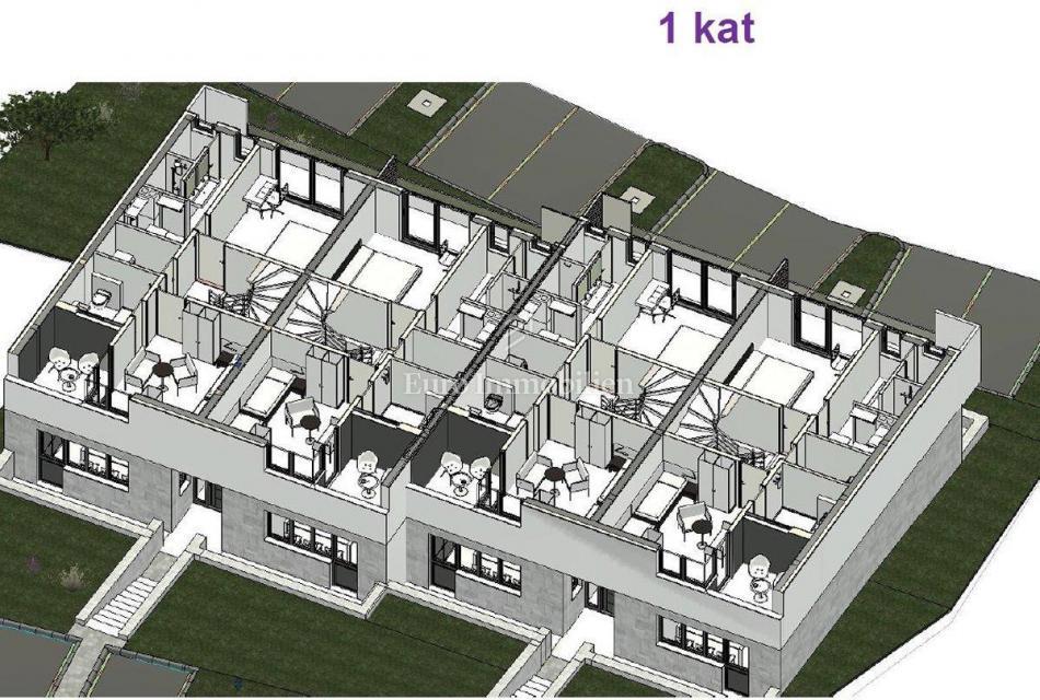 Attraente terreno edificabile vicino alla spiaggia - Pirovac