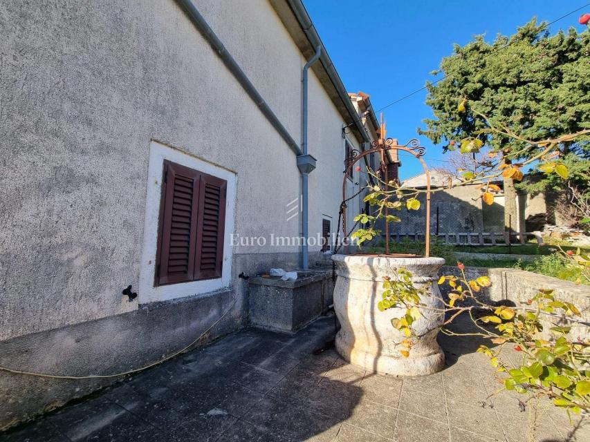 Casa con annesso e terreno - Labin