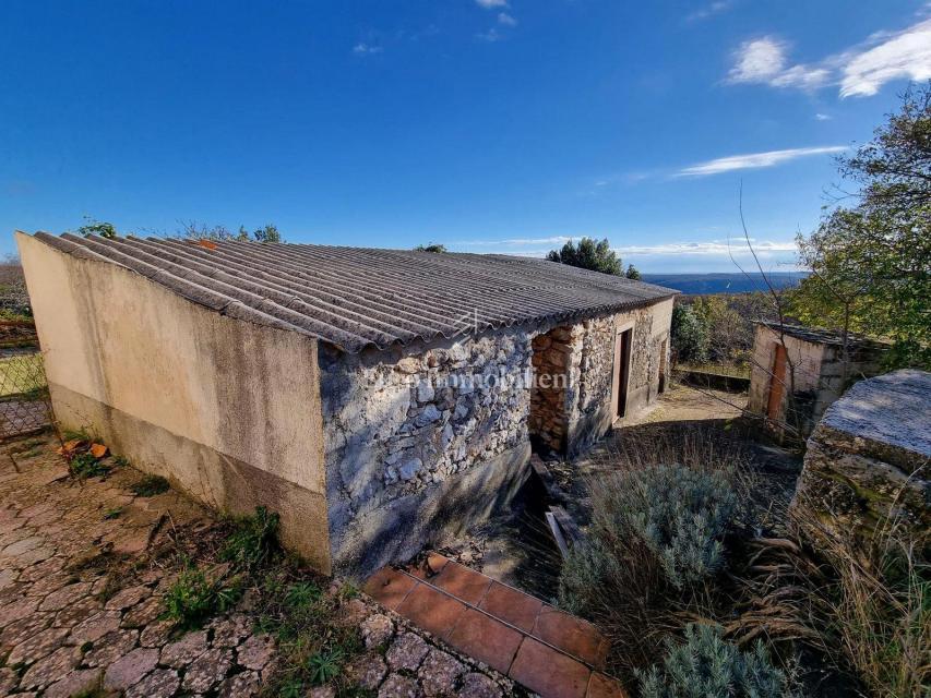 Casa con annesso e terreno - Labin