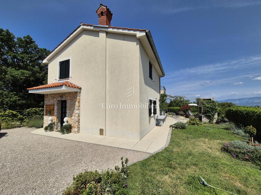 Isola di Krk - una villa con vista sul mare