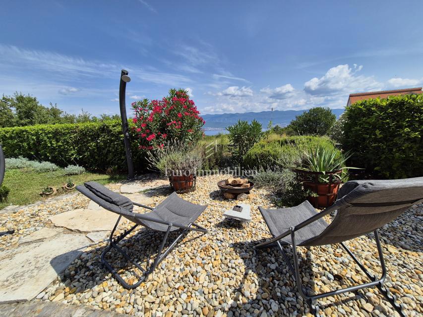 Isola di Krk - una villa con vista sul mare