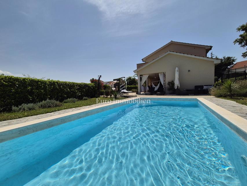 Isola di Krk - una villa con vista sul mare