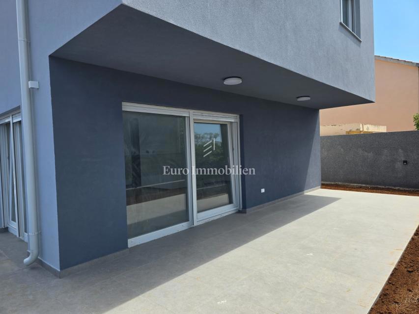 Isola di Vir - nuova casa con piscina