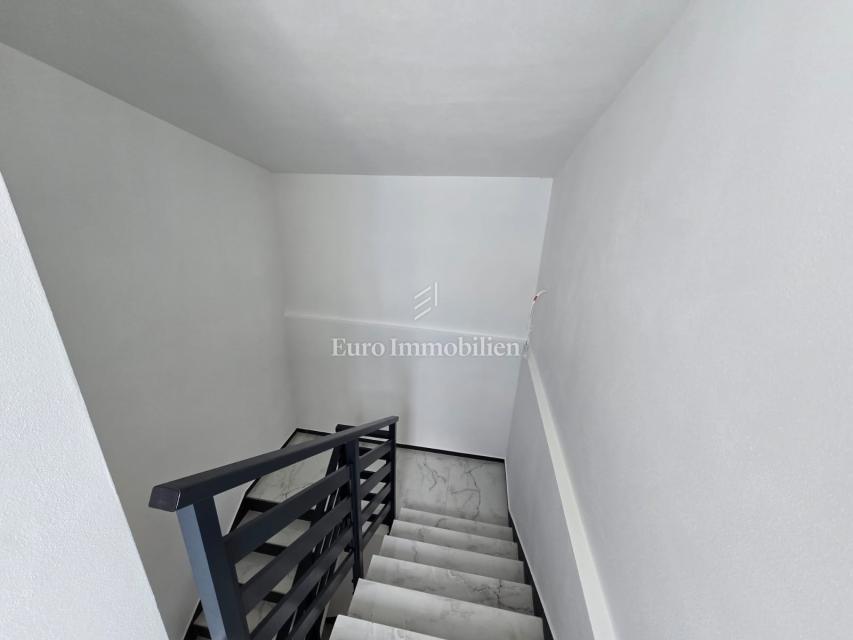 Isola di Vir - nuova casa con piscina