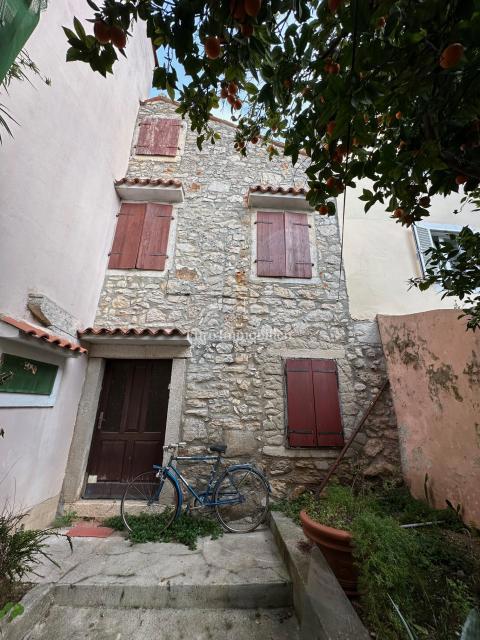 Mali Lošinj - casa in pietra da ristrutturare