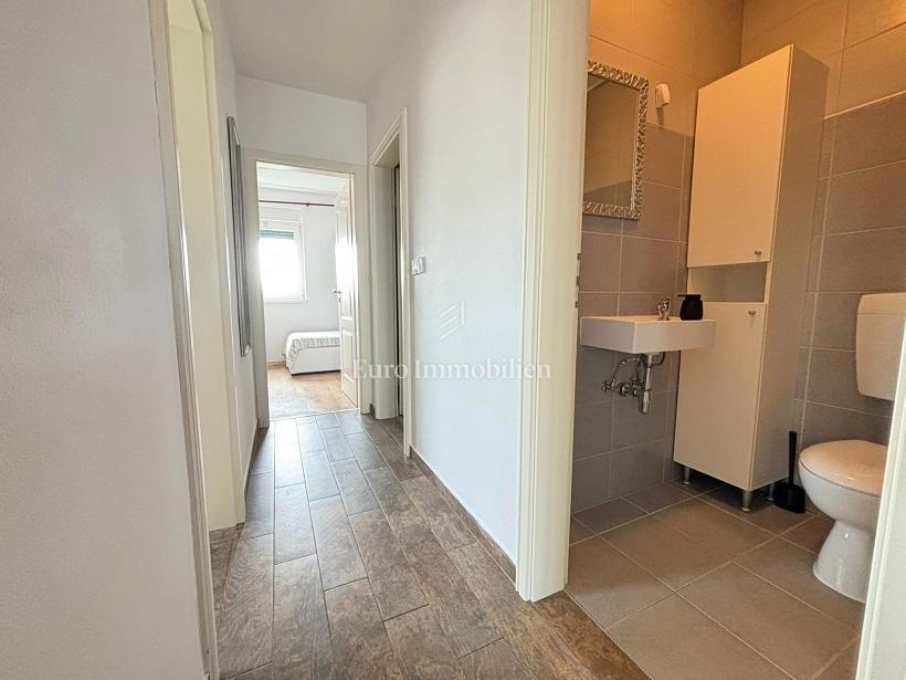 Novalja - appartamento arredato al primo piano