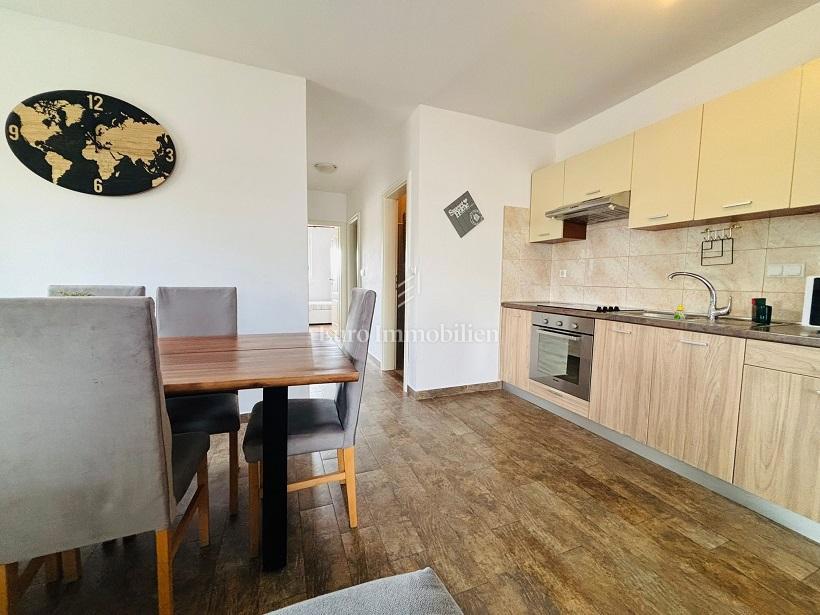 Novalja - appartamento arredato al primo piano