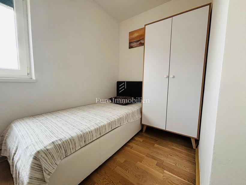 Novalja - appartamento arredato al primo piano