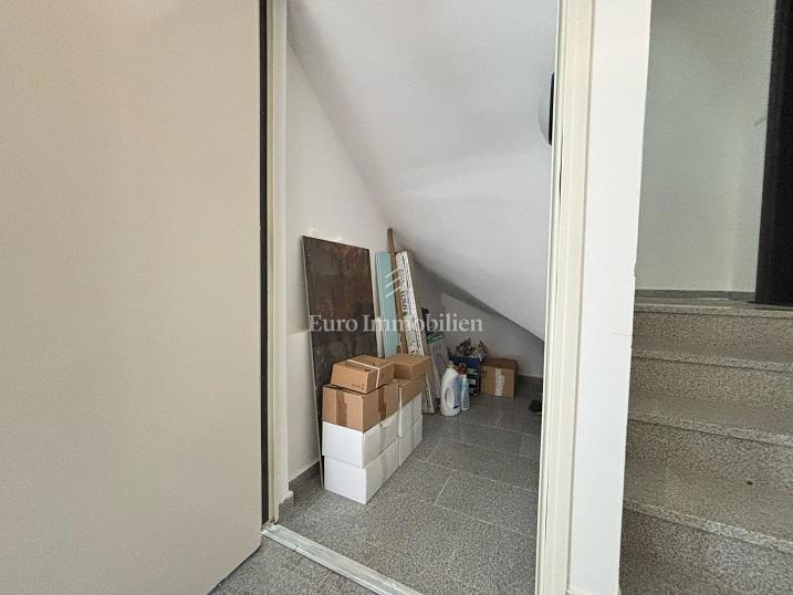 Novalja - appartamento con piscina al piano terra