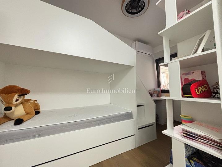 Novalja - appartamento con piscina al piano terra