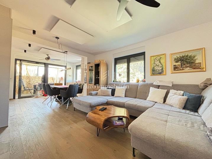 Novalja - appartamento con piscina al piano terra