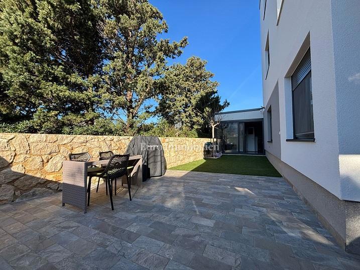 Novalja - appartamento con piscina al piano terra