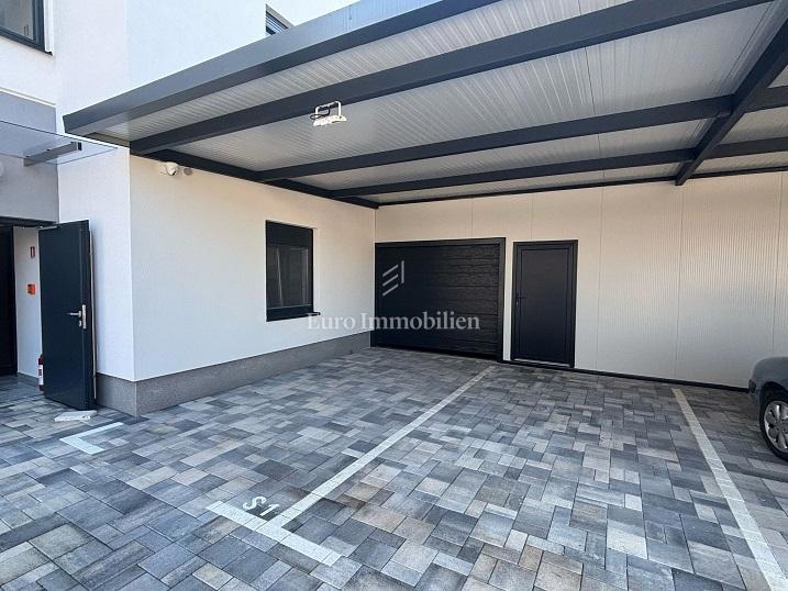 Novalja - appartamento con piscina al piano terra