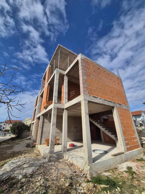 Vodice – Lussuoso duplex vicino alla spiaggia blu