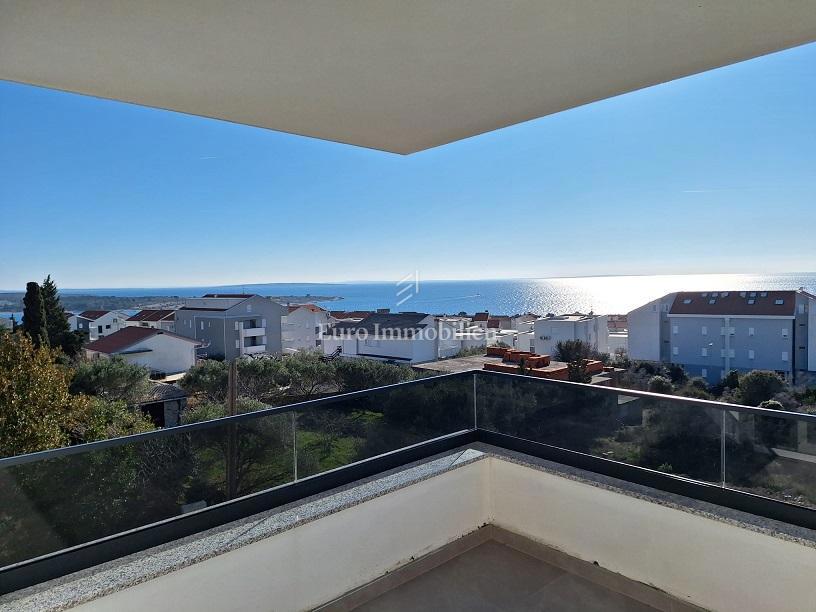 Novalja – appartamento con vista panoramica al primo piano