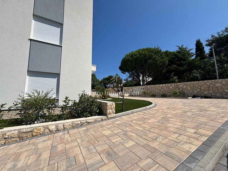 Novalja – appartamento con vista panoramica al primo piano