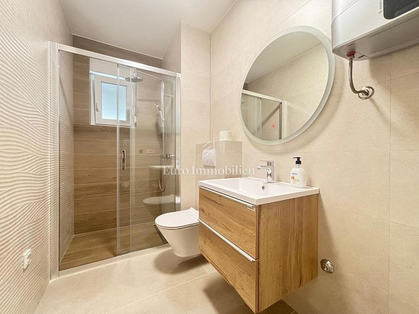 Novalja – appartamento con vista panoramica al primo piano