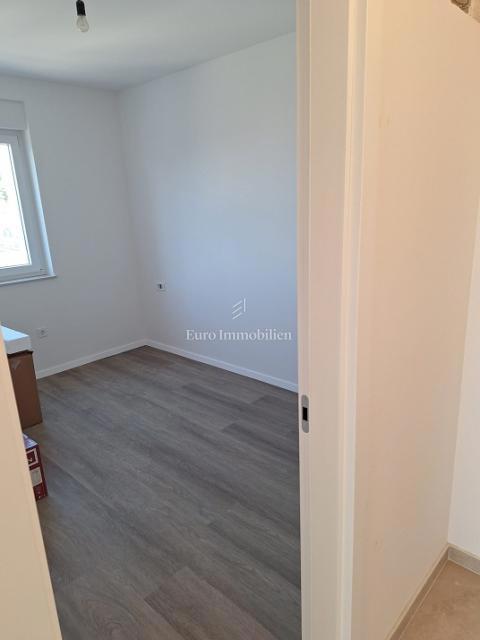 Novalja – appartamento con vista panoramica al primo piano