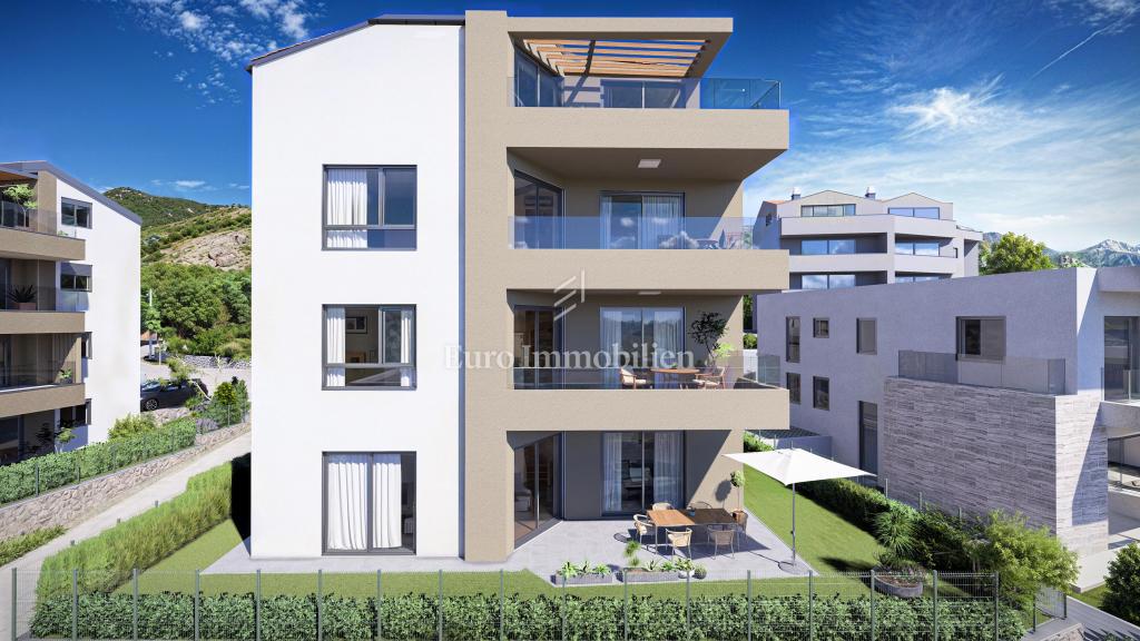 Povile - nuovo edificio, appartamento al primo piano con terrazza