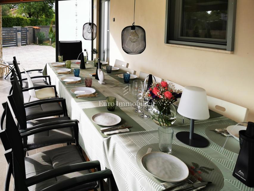 Peroj - casa con giardino e garage
