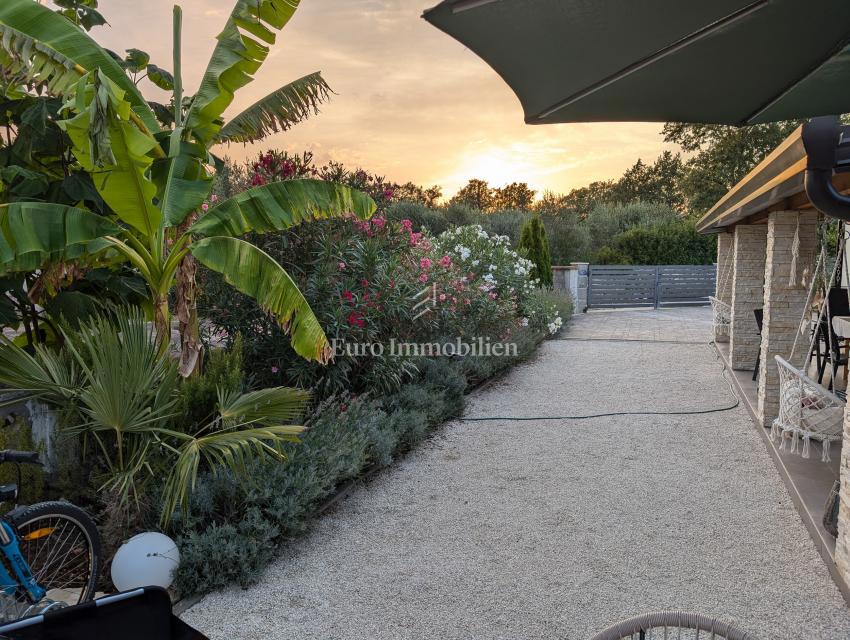 Peroj - casa con giardino e garage
