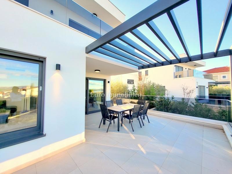 Murter - villa con piscina e vista mare