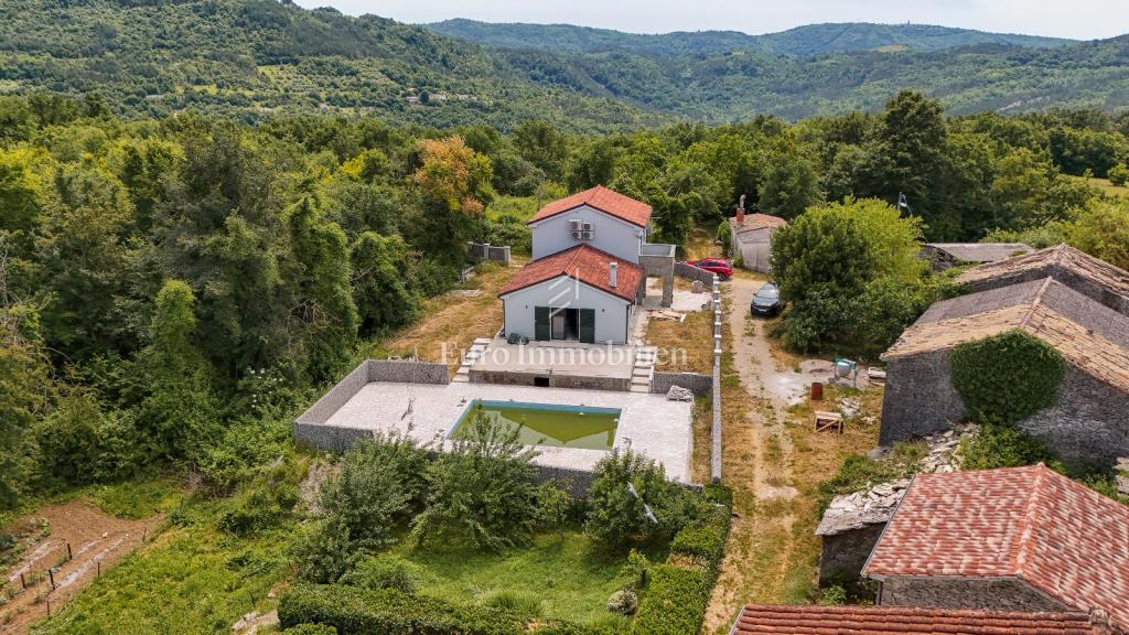 Buzet - casa recentemente ristrutturata con piscina