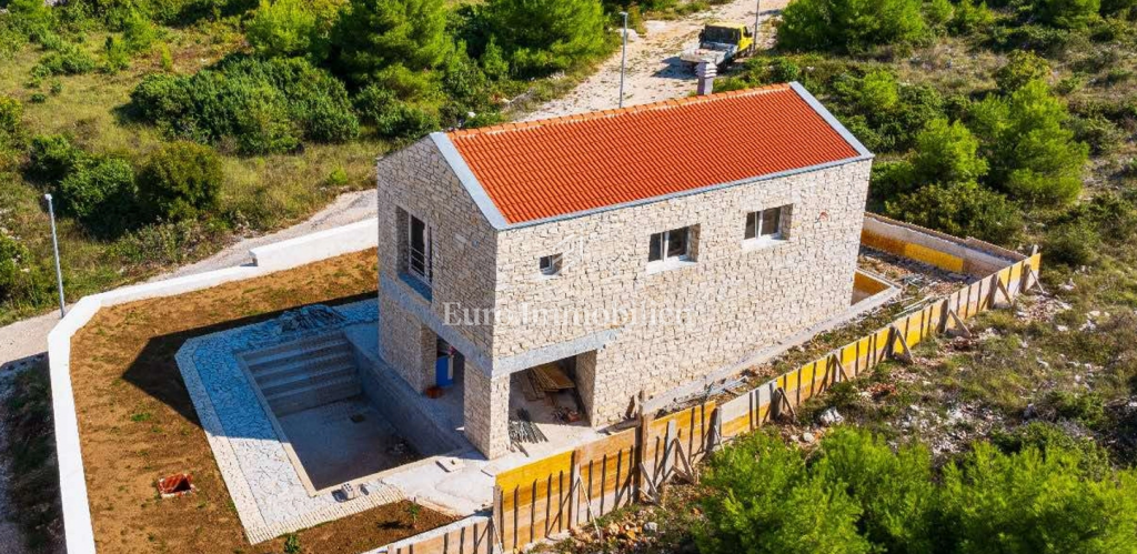 Villa con piscina, a 200 metri dal mare