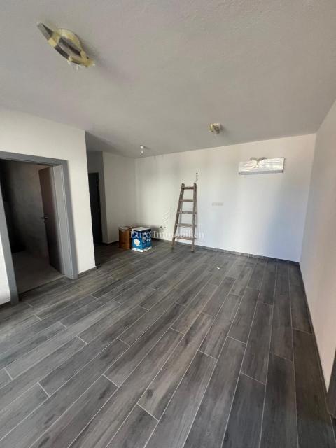 Vir-Zadar - appartamento con giardino vicino al mare