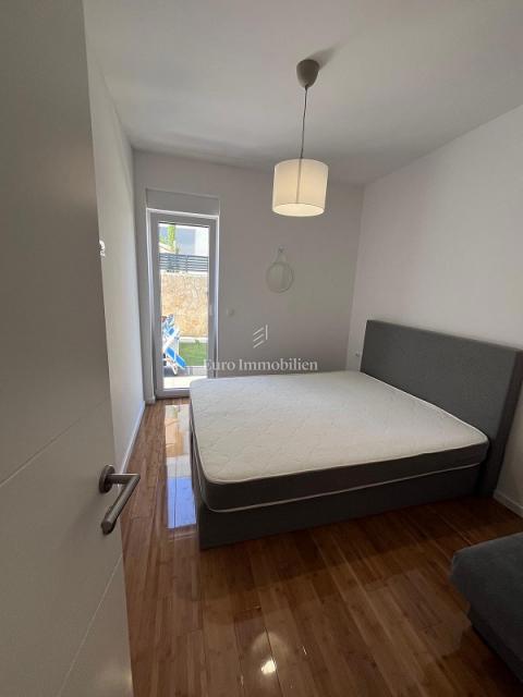 Novalja - appartamento con giardino e piscina