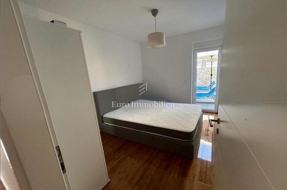 Novalja - appartamento con giardino e piscina