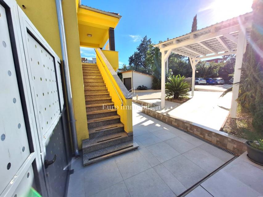 Malinska - casa icon piscina, a 100 m dalla spiaggia